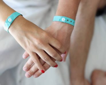 Comment savoir si un bracelet couple personnalisé plaira à sa femme ?