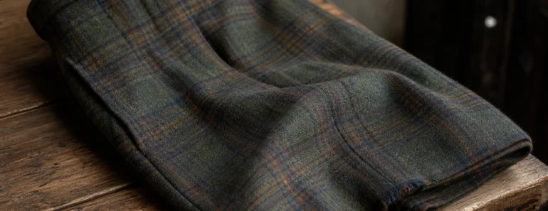 Reconnaître un pantalon écossais de qualité rien qu’au toucher et à la coupe Reconnaître un pantalon écossais de qualité rien qu’au toucher et à la coupe